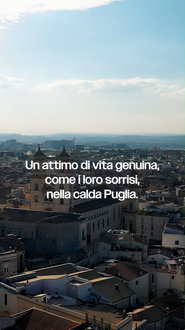 Erano in due,
le mani si stringevano felici,
come gli occhi,
le orecchie, i nasi, le labbra,
dopo aver assaporato
la storia del pane.
Un attimo di vita genuina,
come i loro sorrisi,
nella calda Puglia.
Profumo di pane nell’aria,
la cattedrale ascolta
l'antico sogno che lievita.

www.museodelpaneforte.it

#museo #museodelpane #museodelpaneforte #altamura #Weareinpuglia #museidimpresa #museimpresa